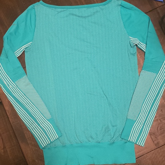 Nike Dri-Fit Training Top - Picture 3 of 5